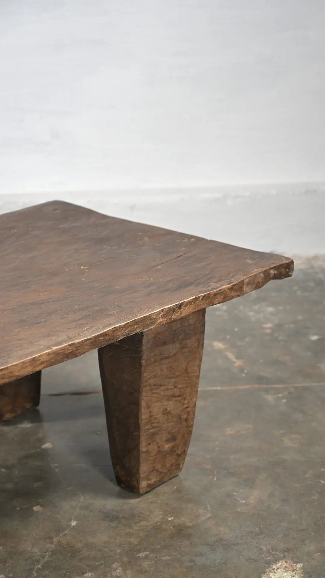 Naga bord/ Table