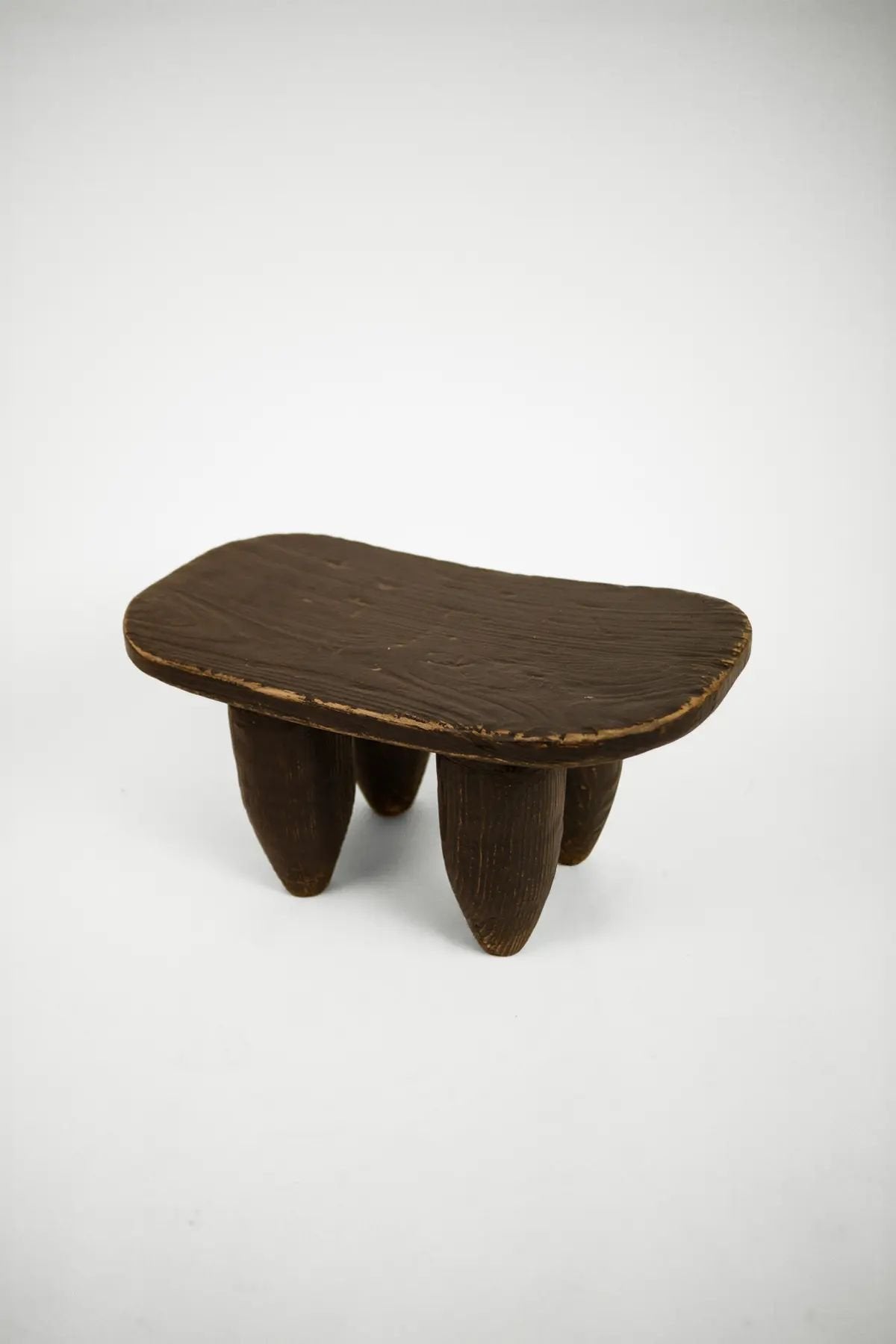 Naga Wooden Stool/ sidobord