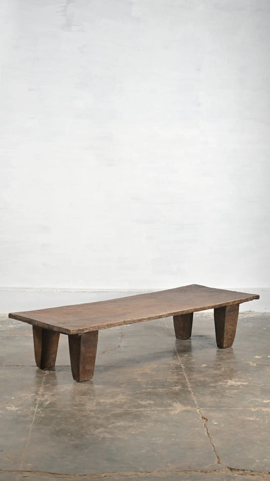 Naga bord/ Table