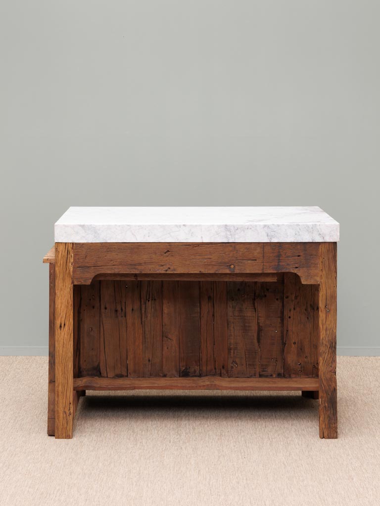 White marble counter with sliding table