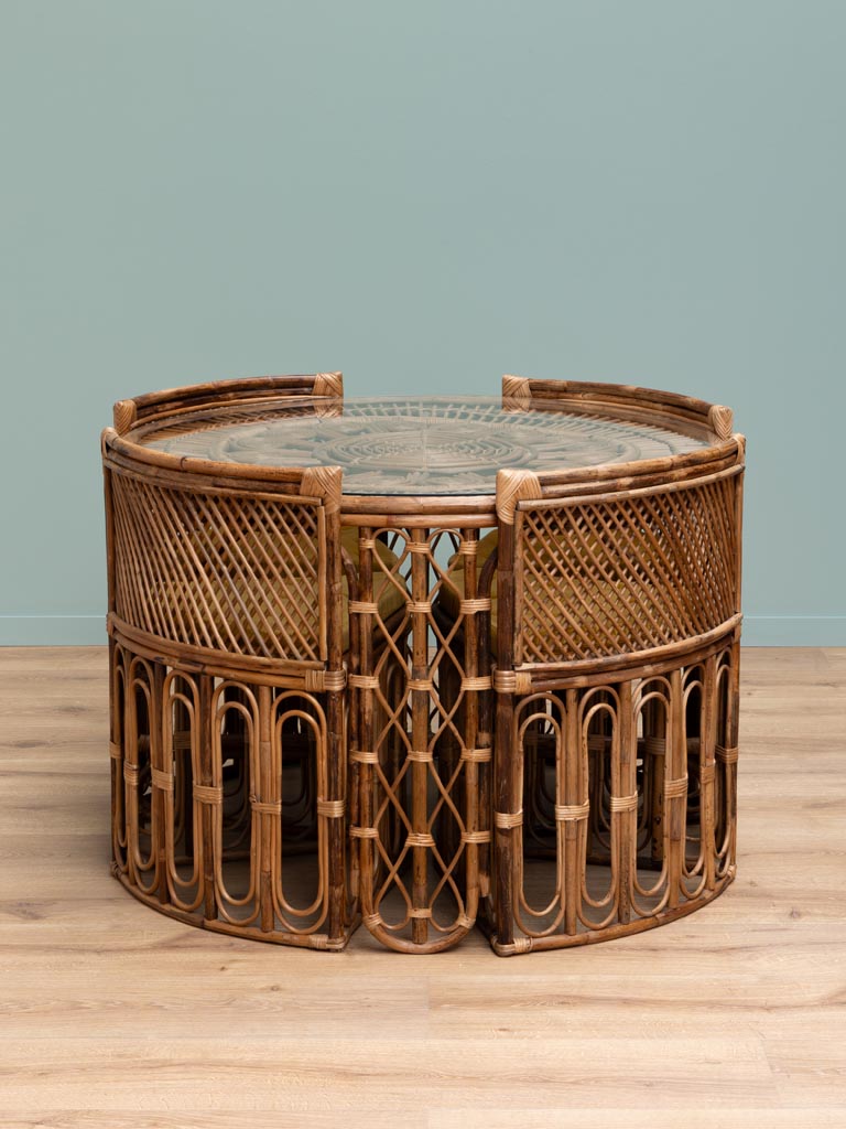 Ratan Round table & 4 chairs with cushion